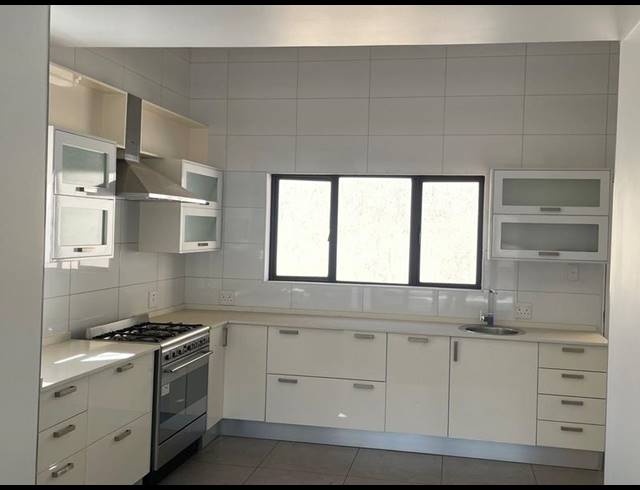 4 BEDROOM PROPERTY TO RENT IN WATERKLOOF RIDGE